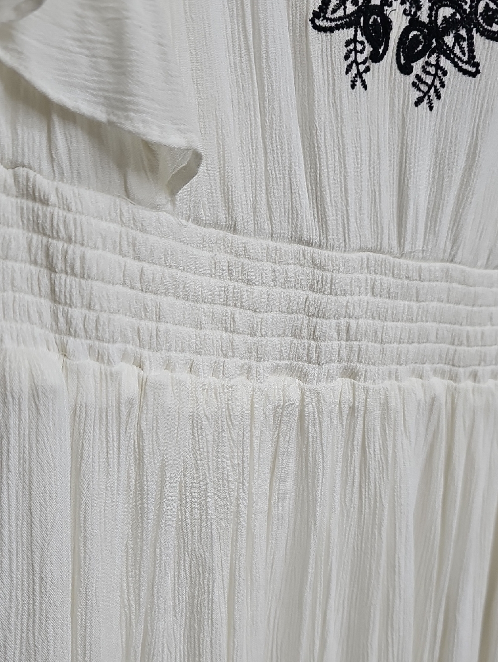 TORRID White Gauze Embroidered Smocked Dress Size 0 - Picture 5 of 7